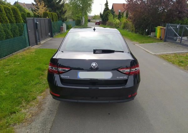 Skoda Superb cena 57900 przebieg: 145000, rok produkcji 2019 z Miłakowo małe 121